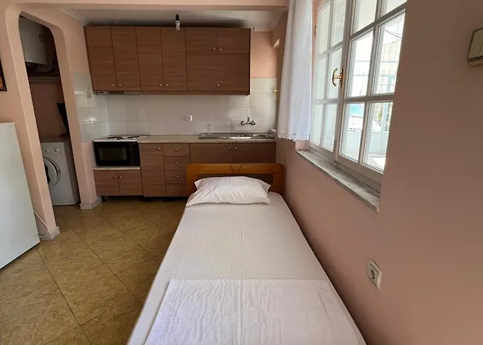 Mirjan Holiday home Sarande